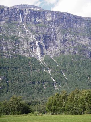 Vinnufossen waterfall