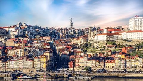 tourist season portugal